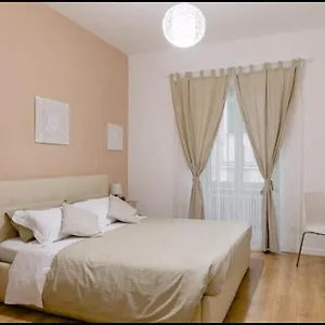 Charming 25 Apartment Rom